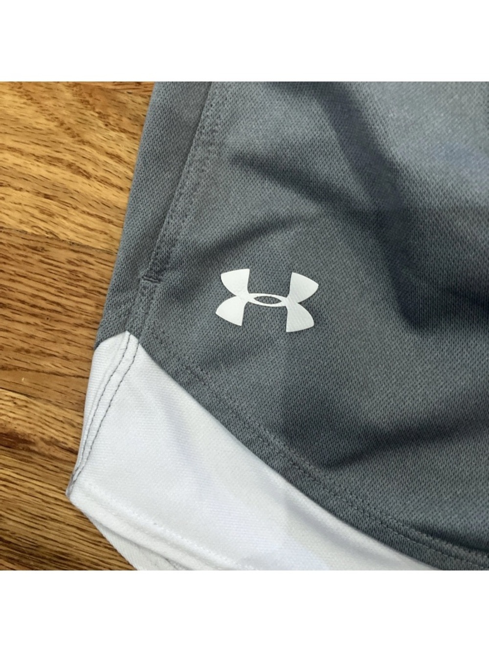 Under Armour Women's Active Shorts Bundle Gray.  Poly/Nylon Sz M EUC - Picture 3 of 10